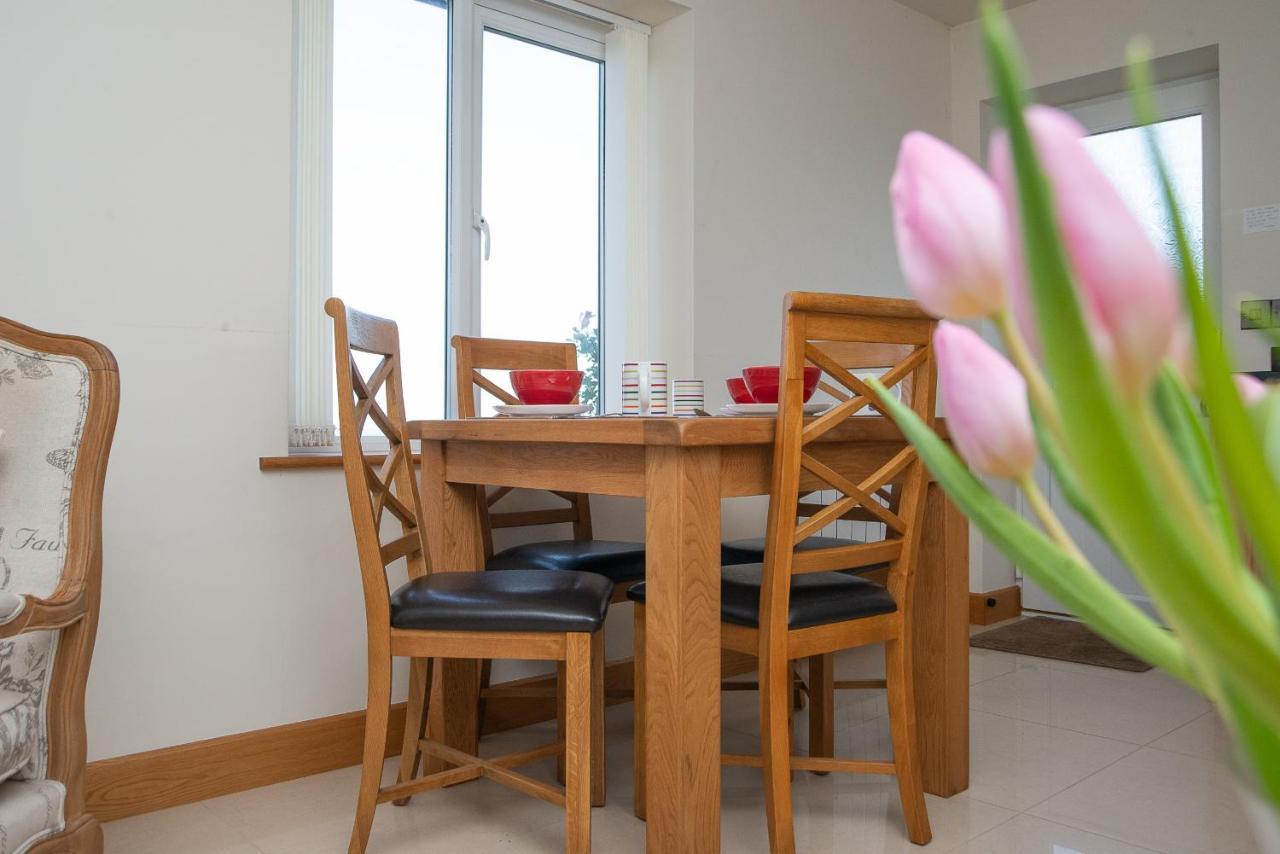 Finest Retreats - Sea Views Cottage Prestatyn Extérieur photo
