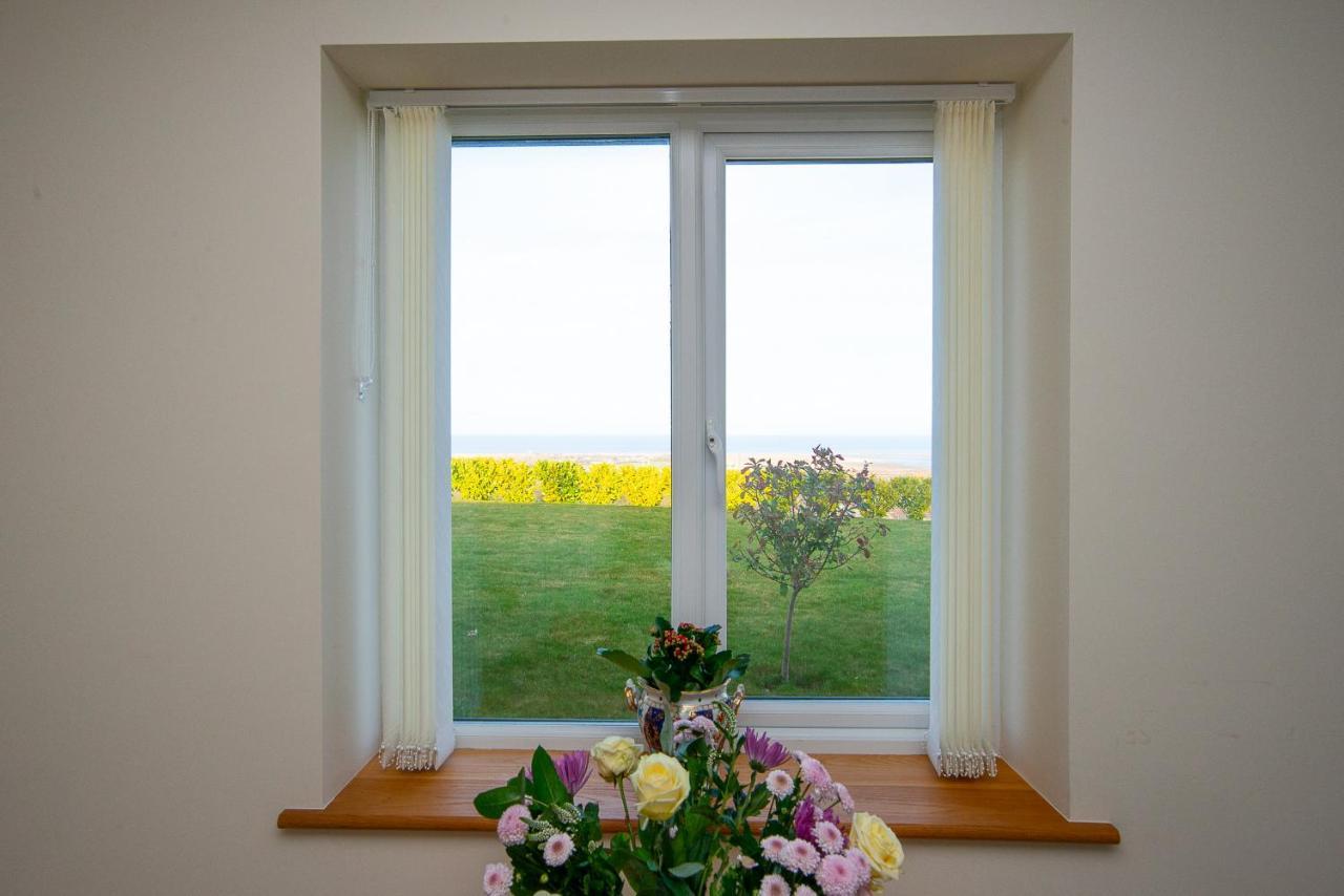 Finest Retreats - Sea Views Cottage Prestatyn Extérieur photo