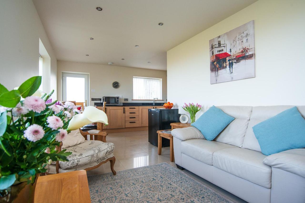 Finest Retreats - Sea Views Cottage Prestatyn Extérieur photo